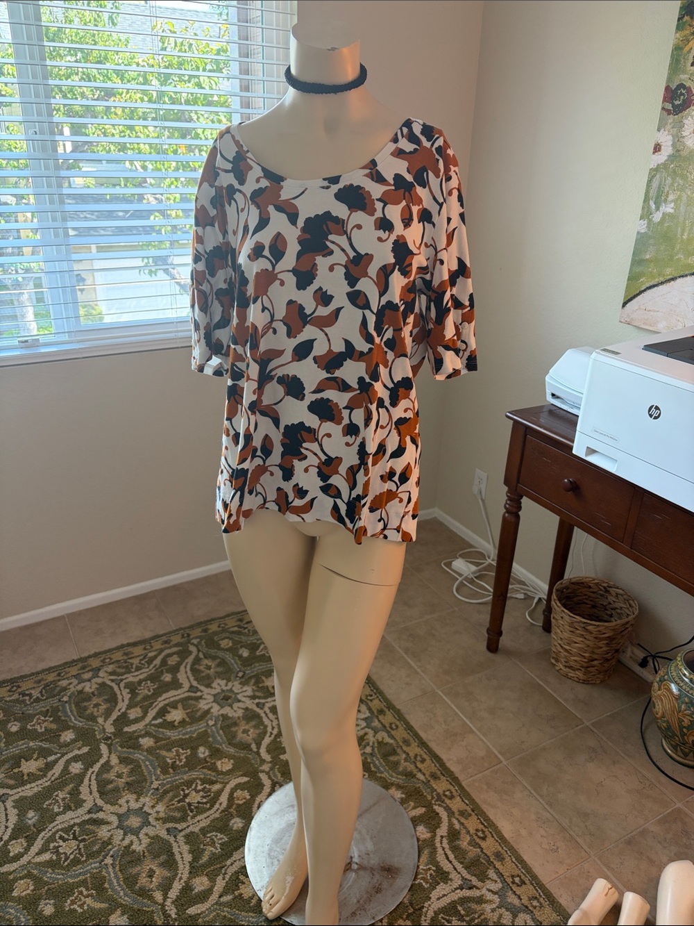 Chico's White Floral Scoop Neck Top with Rust and Black Leaves